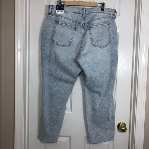 Old Navy Cotton Blend High Rise Curvy OG Straight Ripped Raw Hem Light Jeans 20 - Picture 5 of 15